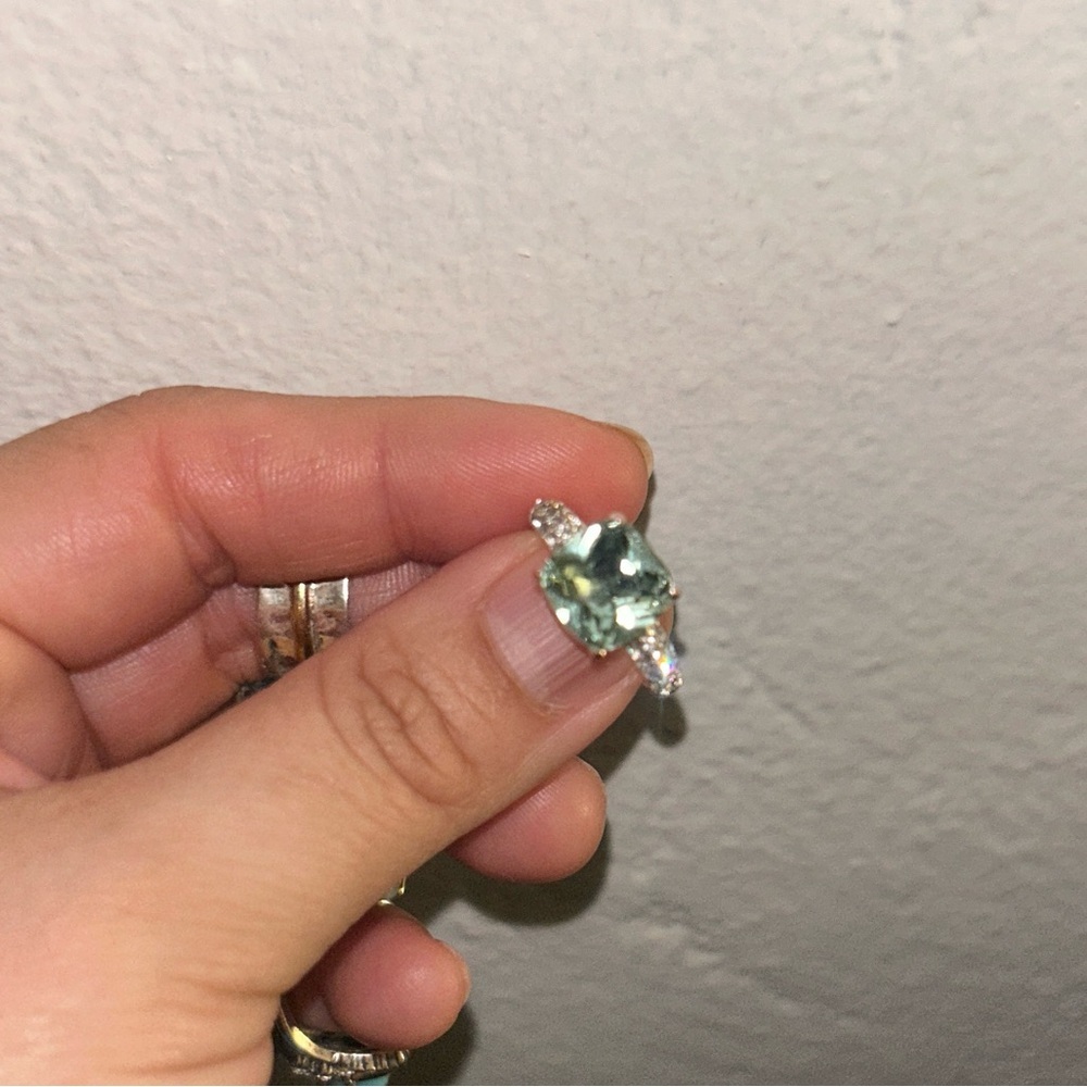 Elegant Silver and Green Gemstone Ring Sz 7.5